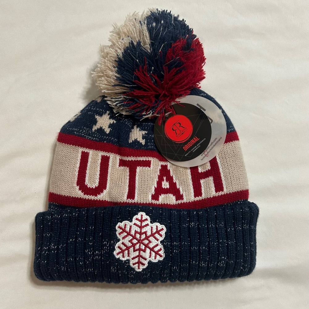 Robin Ruth Utah Beanie Hat Navy Blue Red White Stars Snowflake Pom Pom HUT400-N